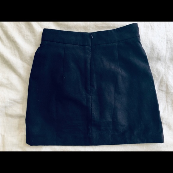 Forever21 black suede mini skirt - Picture 2 of 3